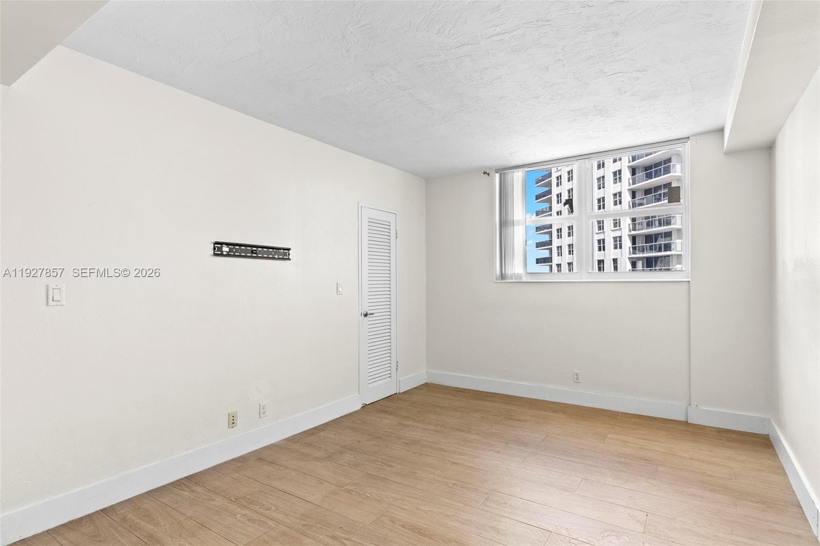 3001 Ocean Dr 1145 photo 17