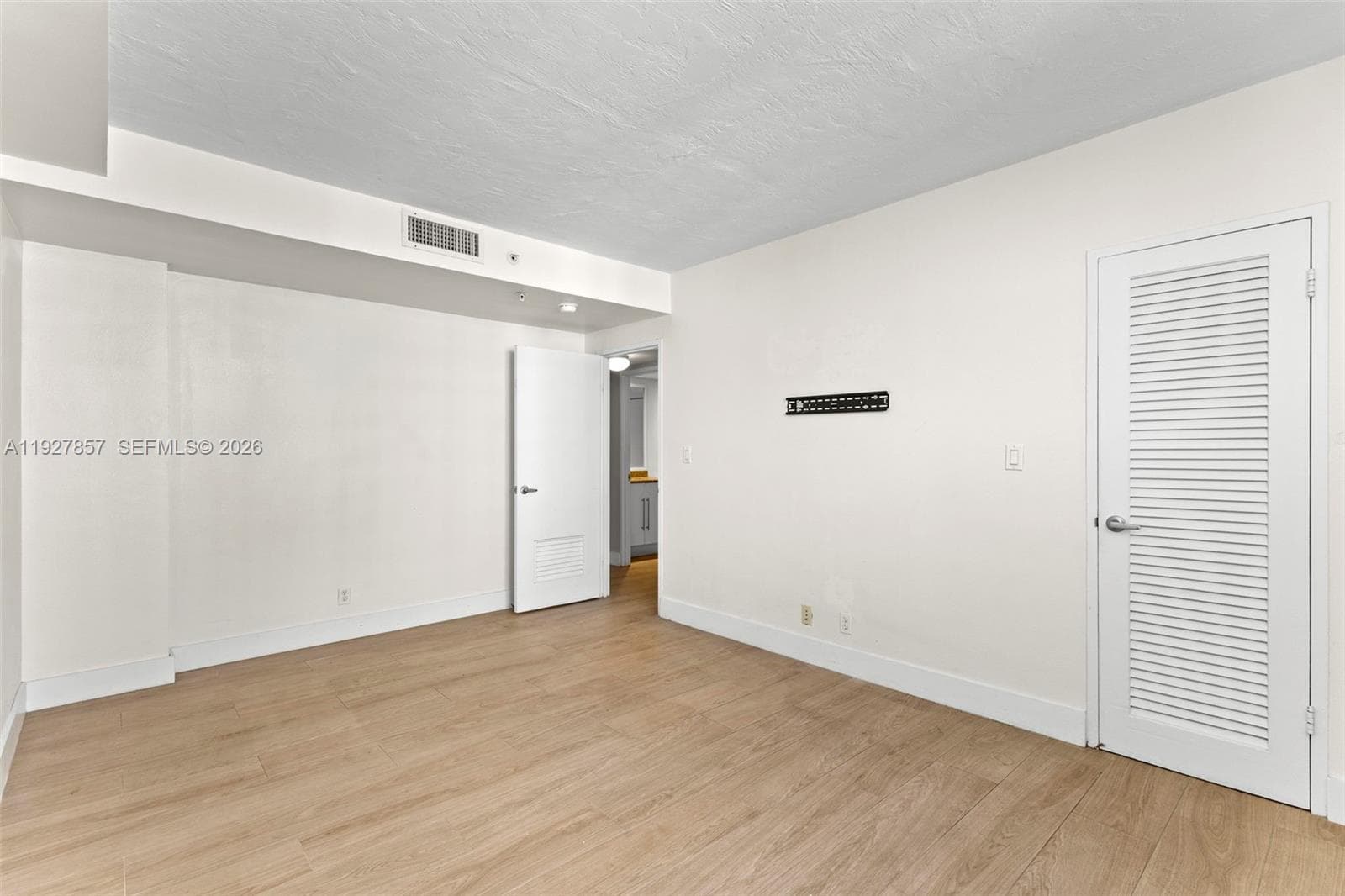 3001 Ocean Dr 1145 photo 18