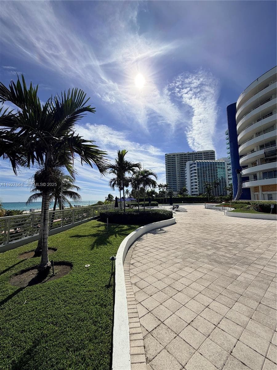 5151 Collins Ave 730 + DEN photo 20