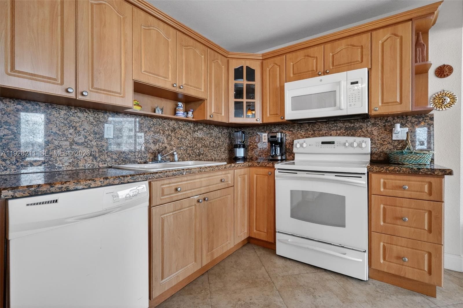 7135 Collins Ave 1015 photo 8