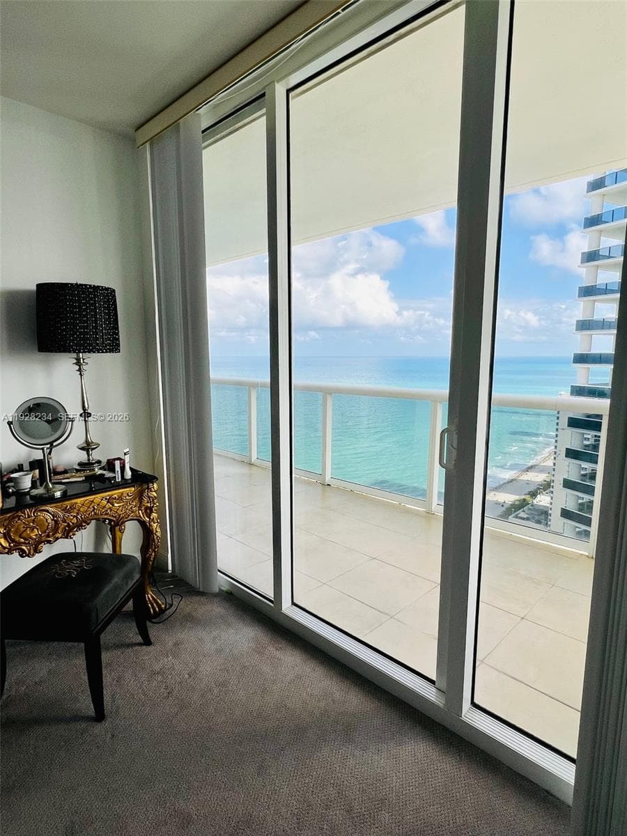 1830 Ocean Dr 3006 photo 23
