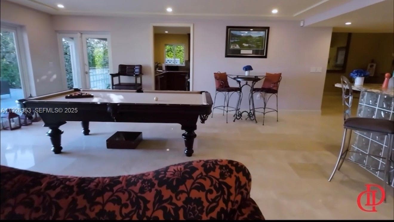 1500 Treasure Dr photo 9