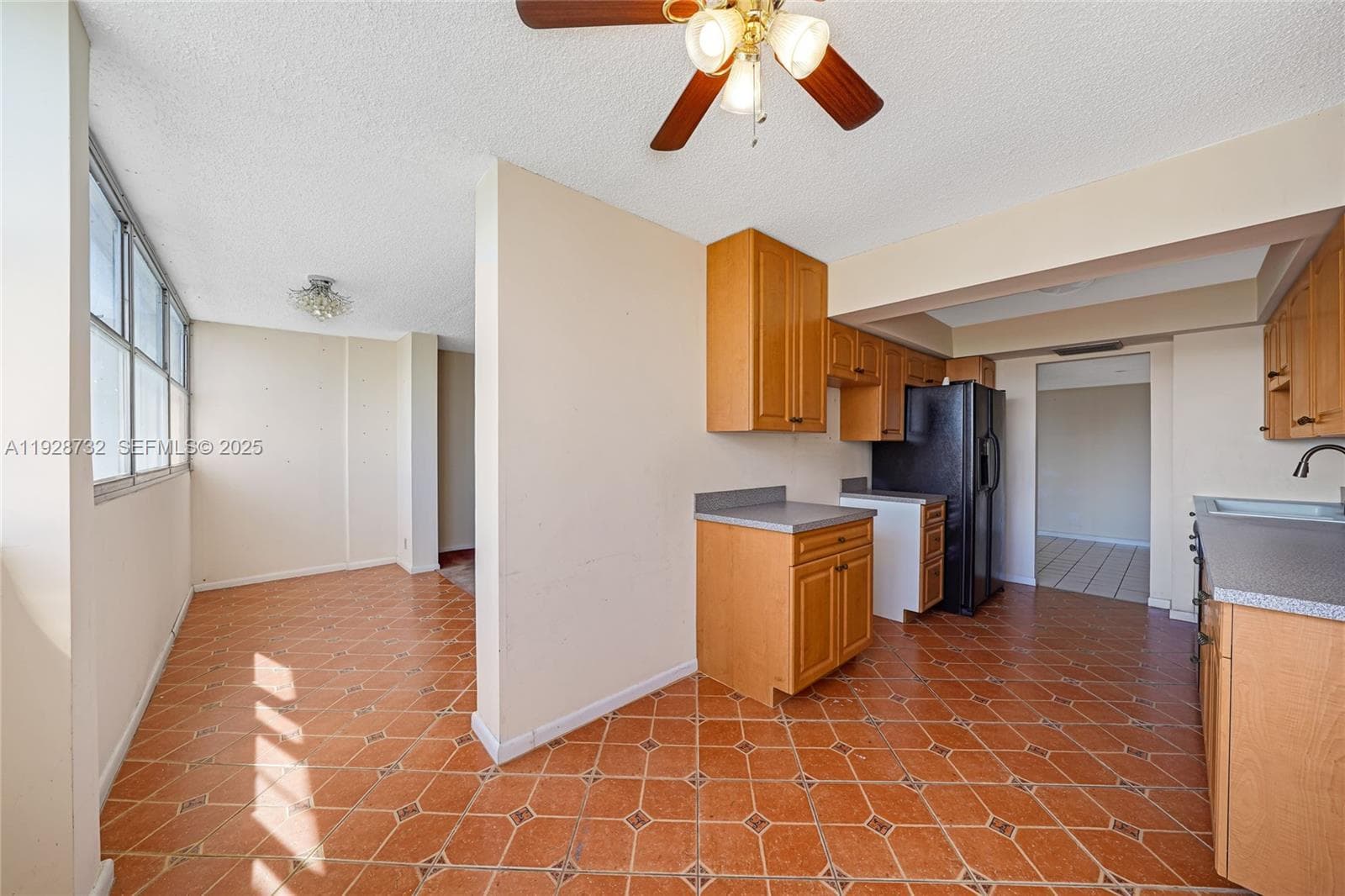 100 Golden Isles Dr PH 6 photo 13