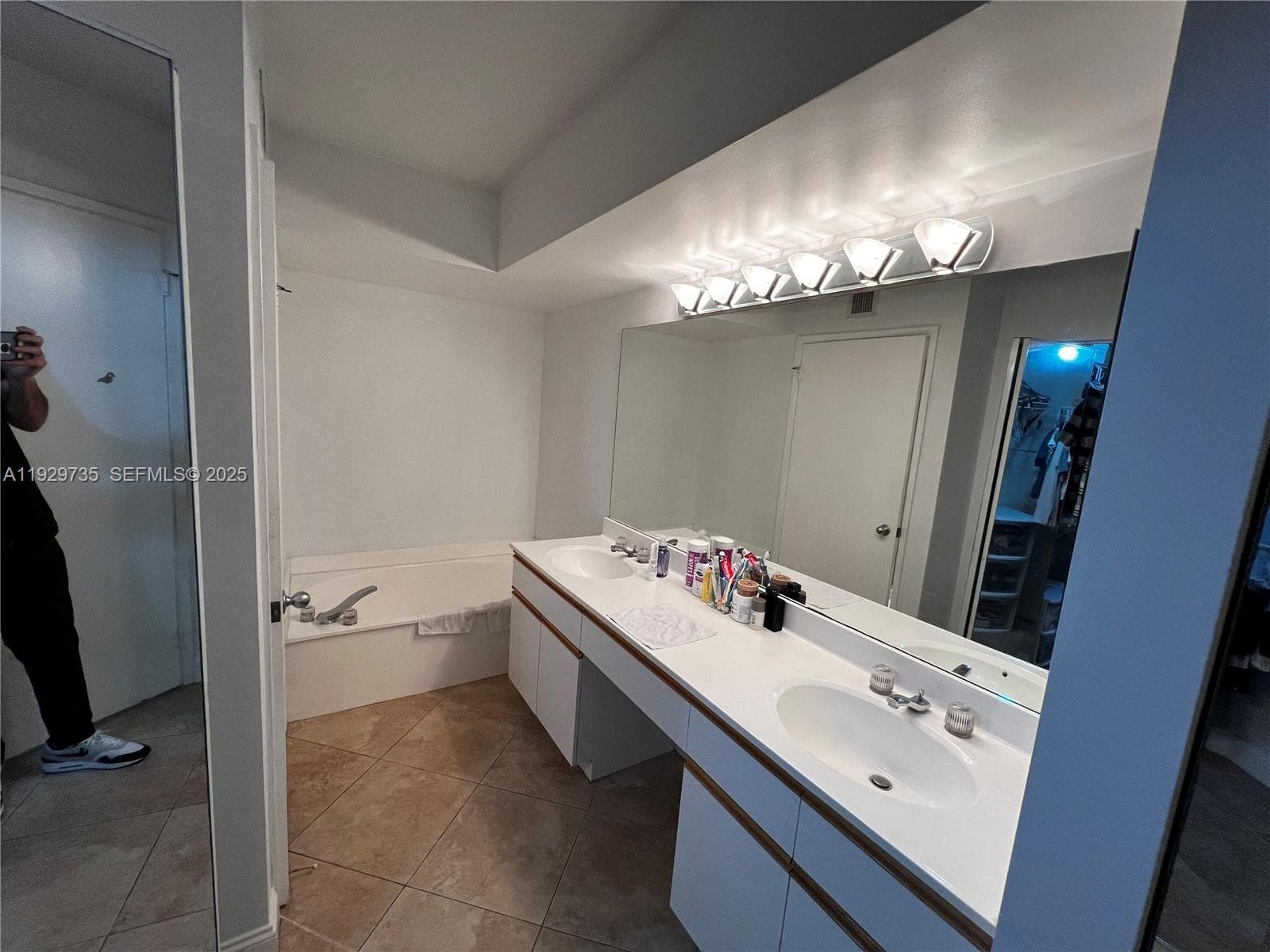 3400 NE 192nd St 2102 photo 14
