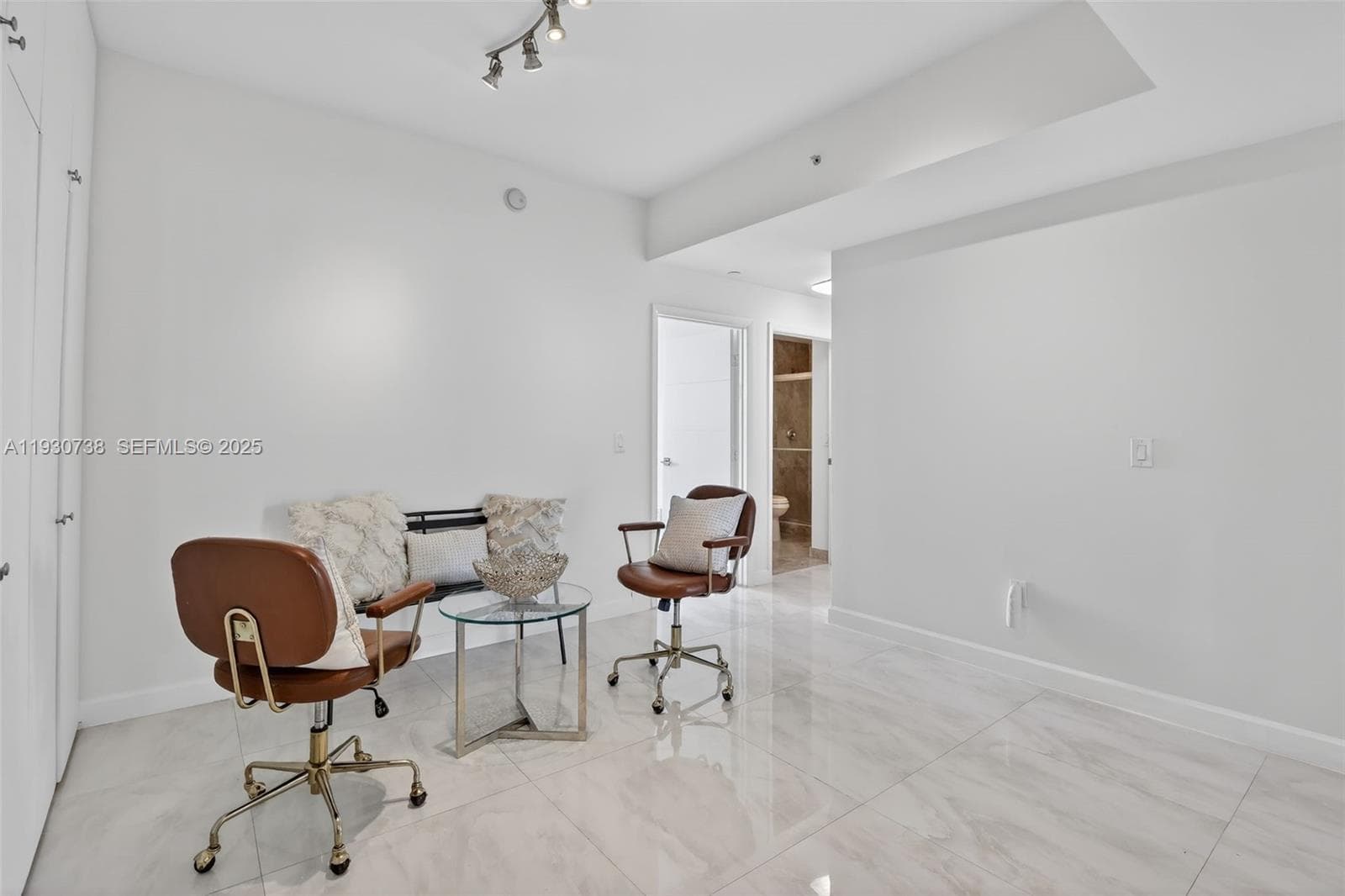 3340 NE 190th St 1101 photo 17