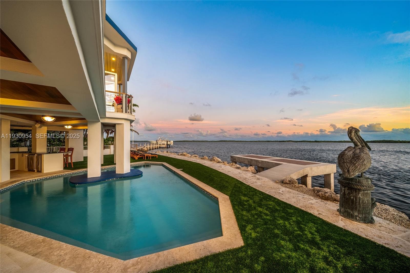 180 Pompano Dr photo 6