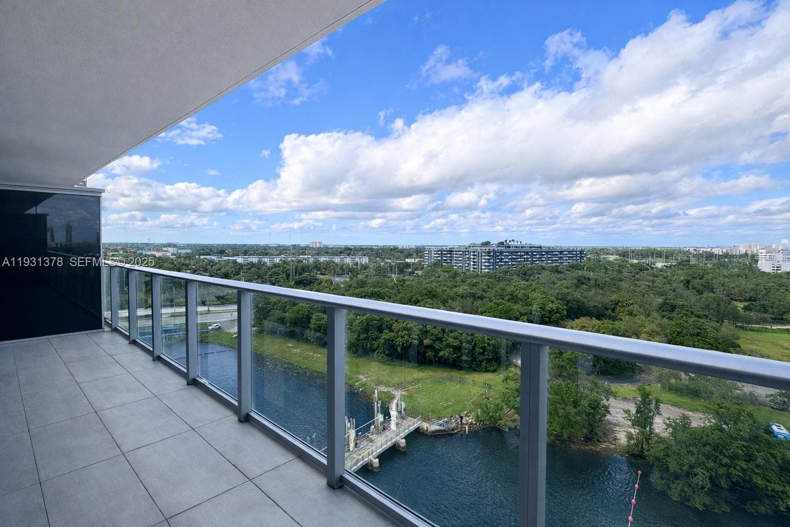 16385 Biscayne Blvd 1102 photo 15