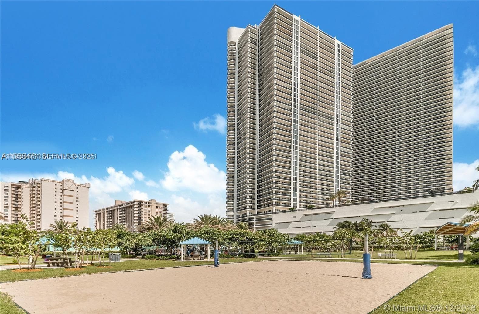 1830 S Ocean Dr 4707 photo 2