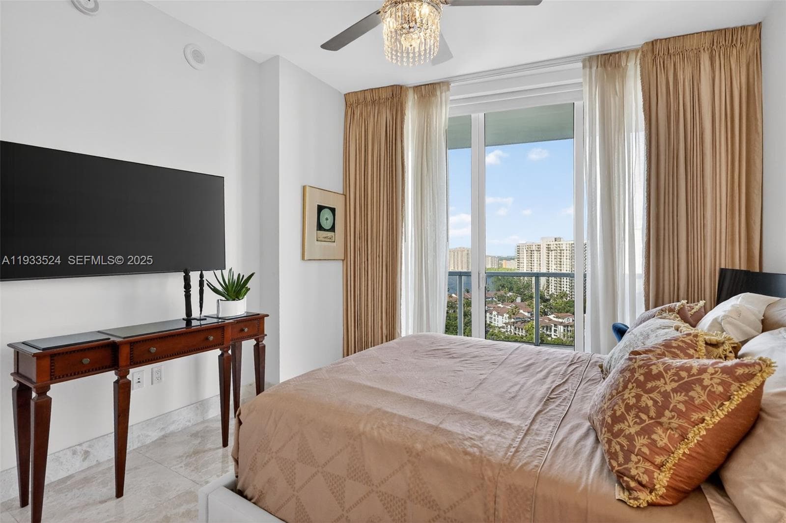 4100 Island Blvd 1403 photo 17
