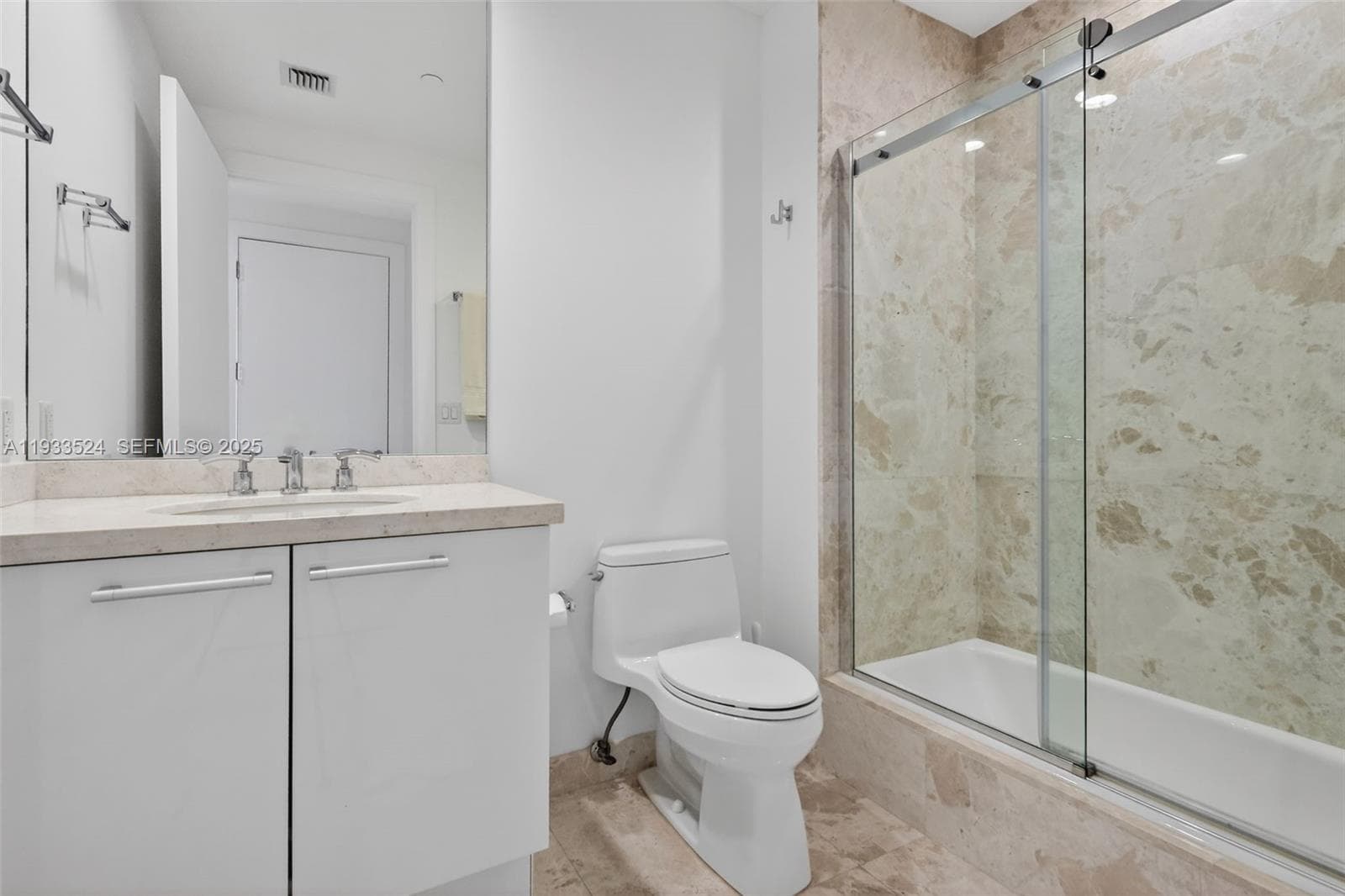 4100 Island Blvd 1403 photo 19