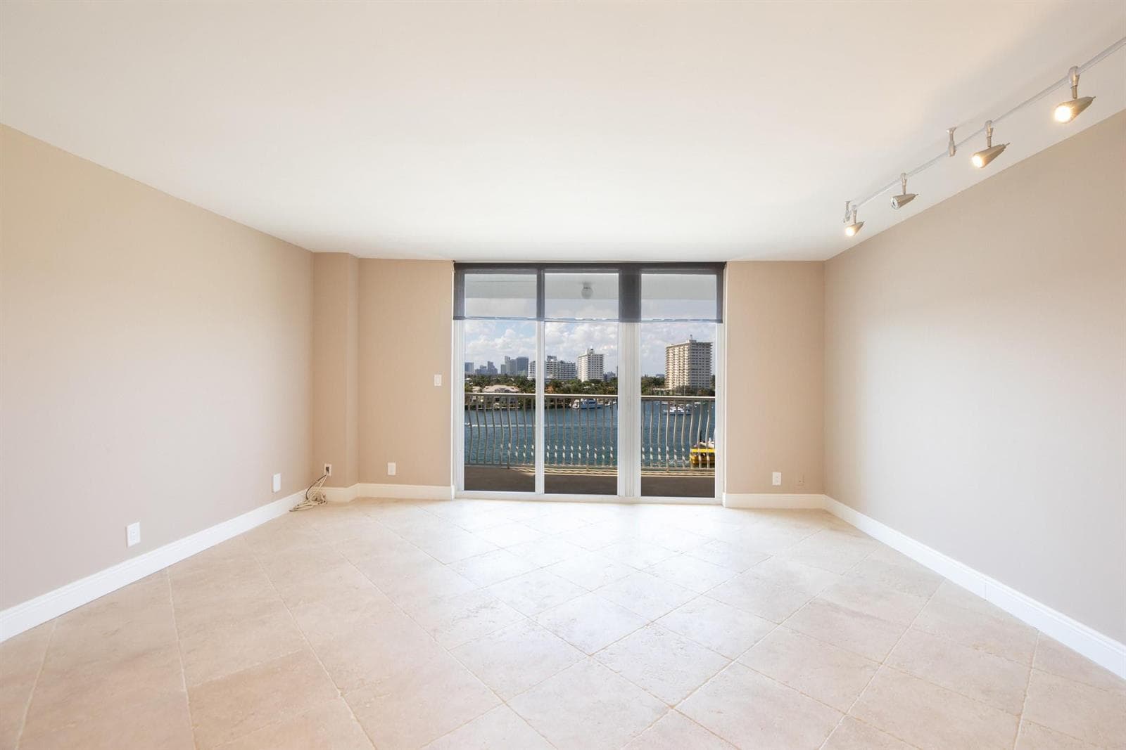 1 Las Olas Circle 605 photo 1