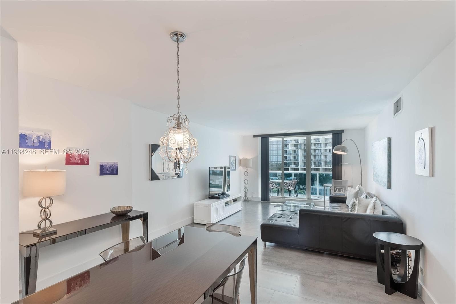 2301 Collins Ave 507 photo 3