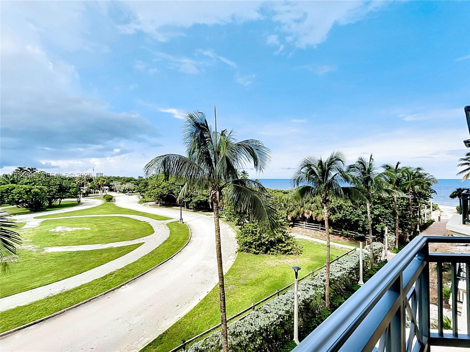 3501 Ocean Dr V5 photo 6