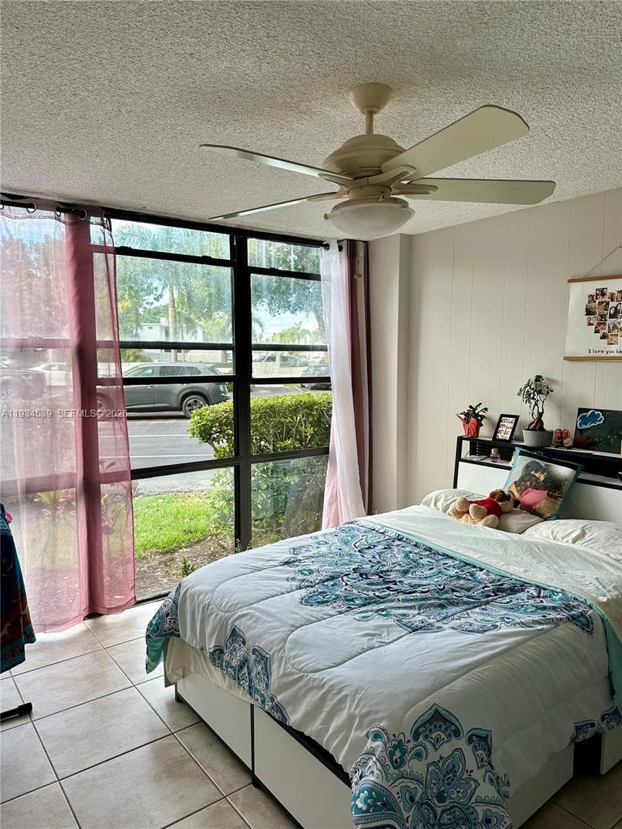 1000 Parkview Dr 107 photo 6