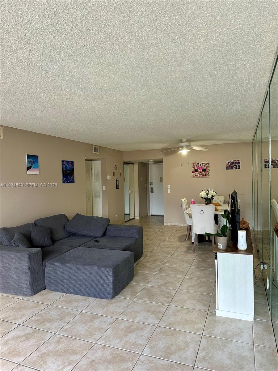 1000 Parkview Dr 107 photo 5