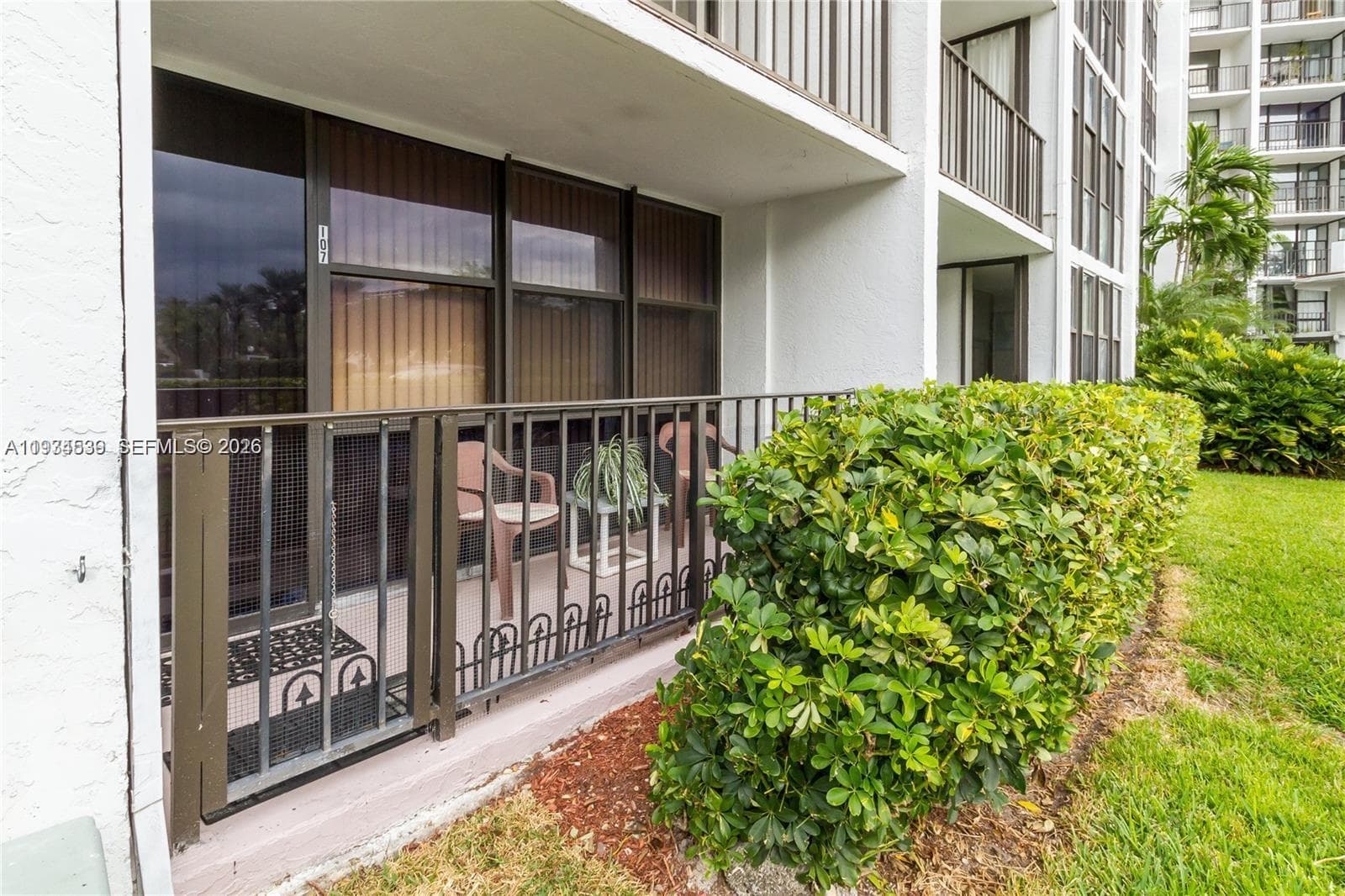 1000 Parkview Dr 107 photo 10