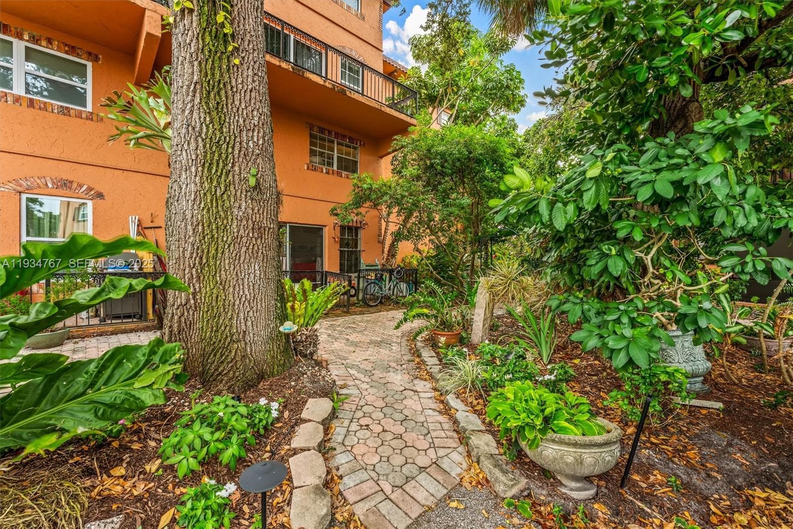 620 Tennis Club Dr 110 photo 7