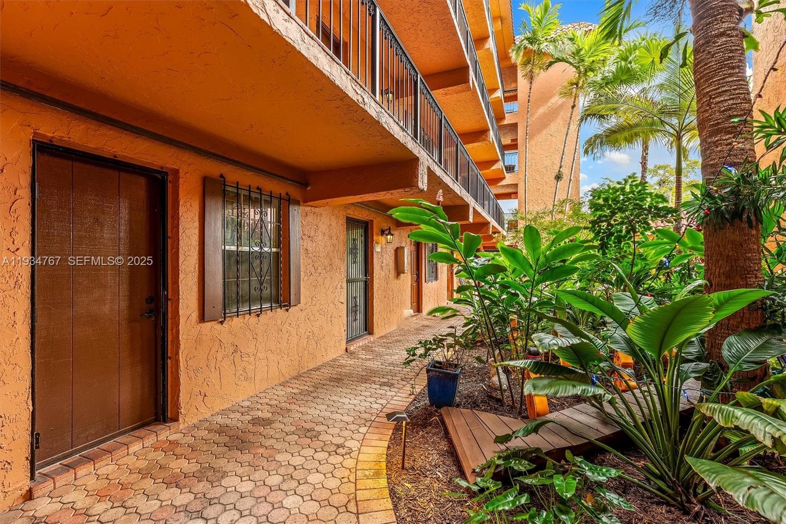 620 Tennis Club Dr 110 photo 4