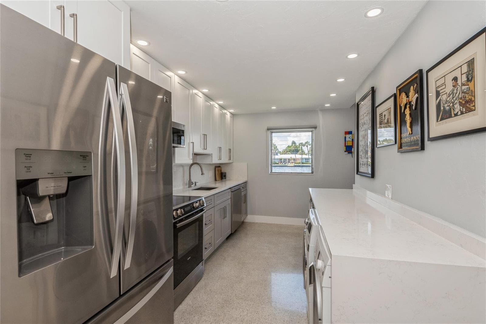 561 Bayshore Drive 6 photo 7