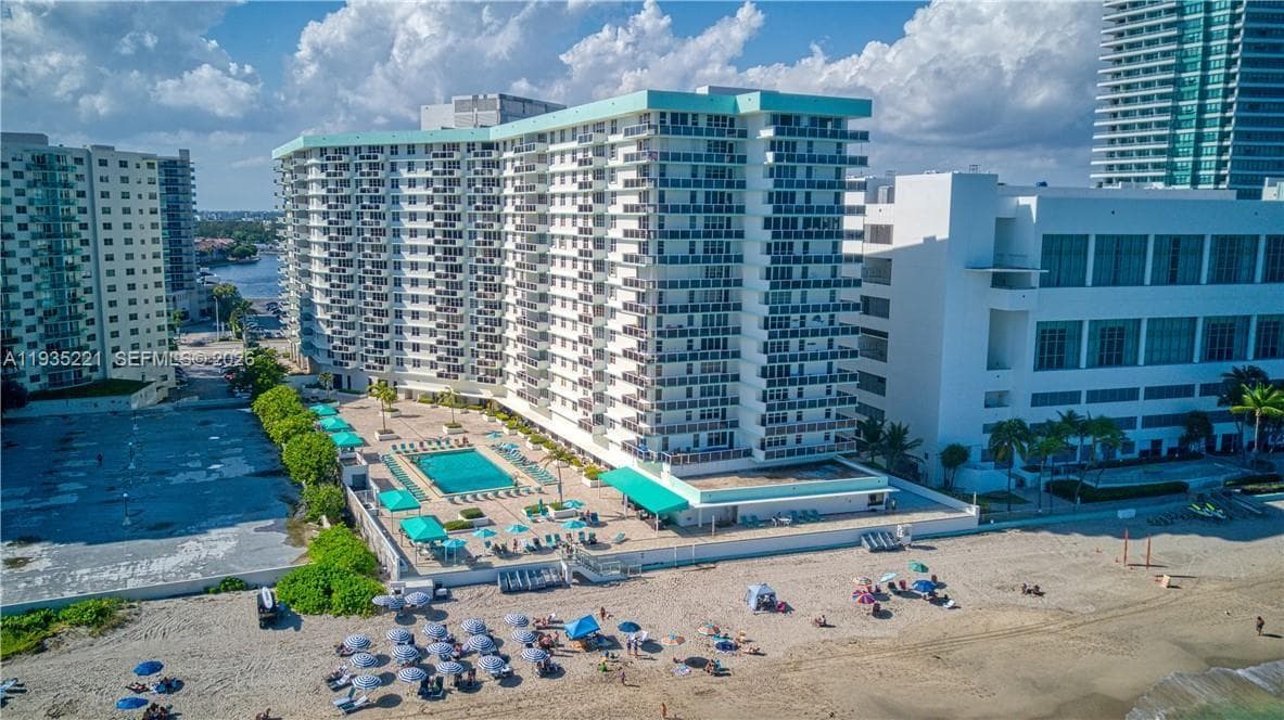 3725 S Ocean Dr 425 photo 15