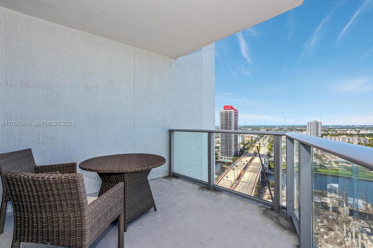 4111 Ocean Dr 1912 photo 23