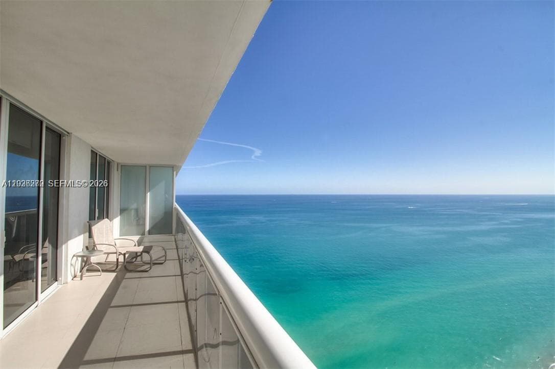 1830 S Ocean Drive 3001 photo 2