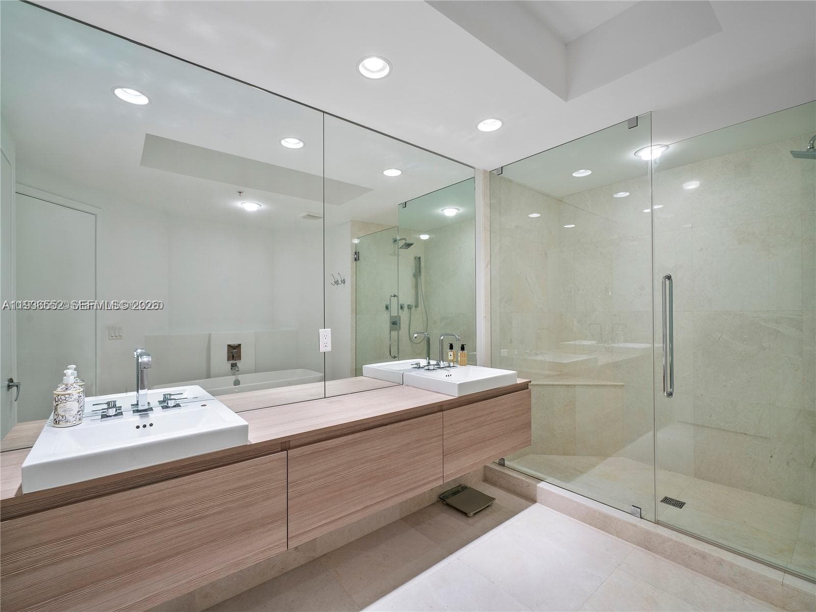 17301 Biscayne Blvd 1105 photo 16