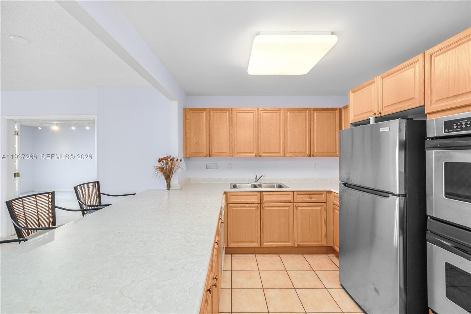 2301 Collins Ave 1038/1039 photo 17