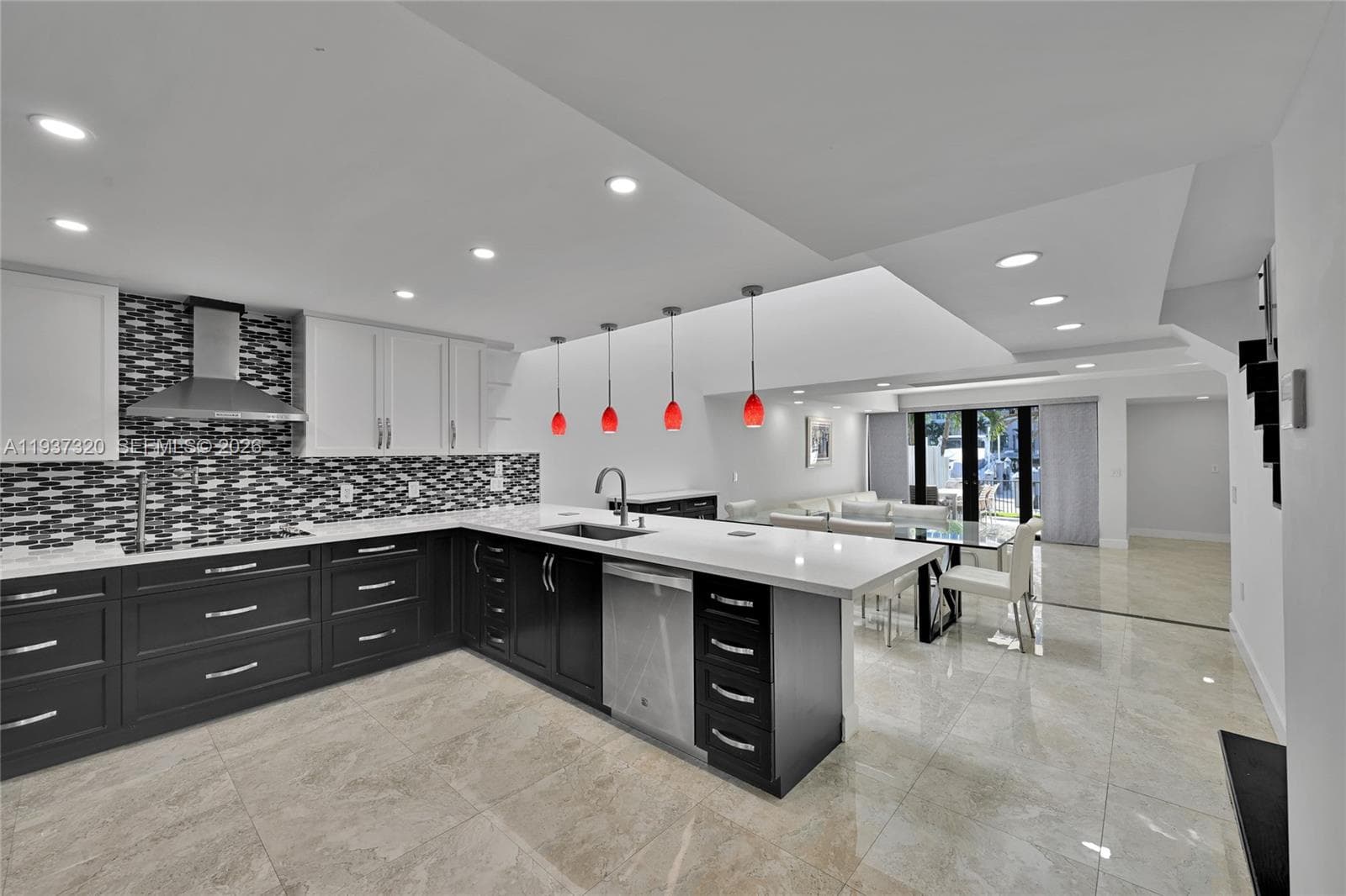 310 Poinciana Dr 802 photo 14