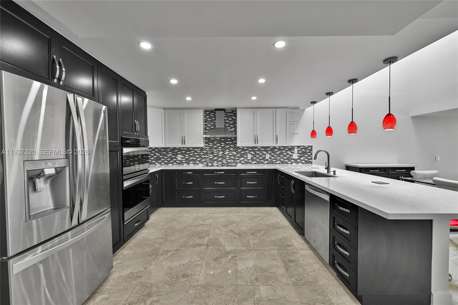 310 Poinciana Dr 802 photo 18