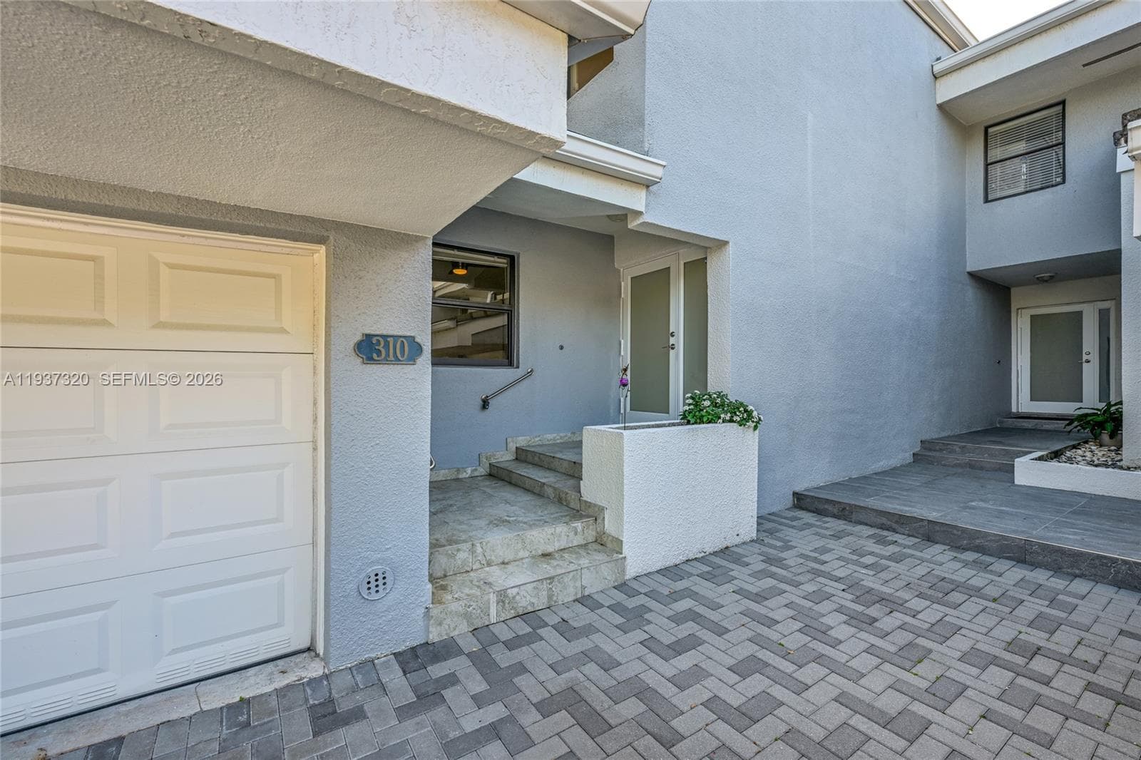 310 Poinciana Dr 802 photo 11
