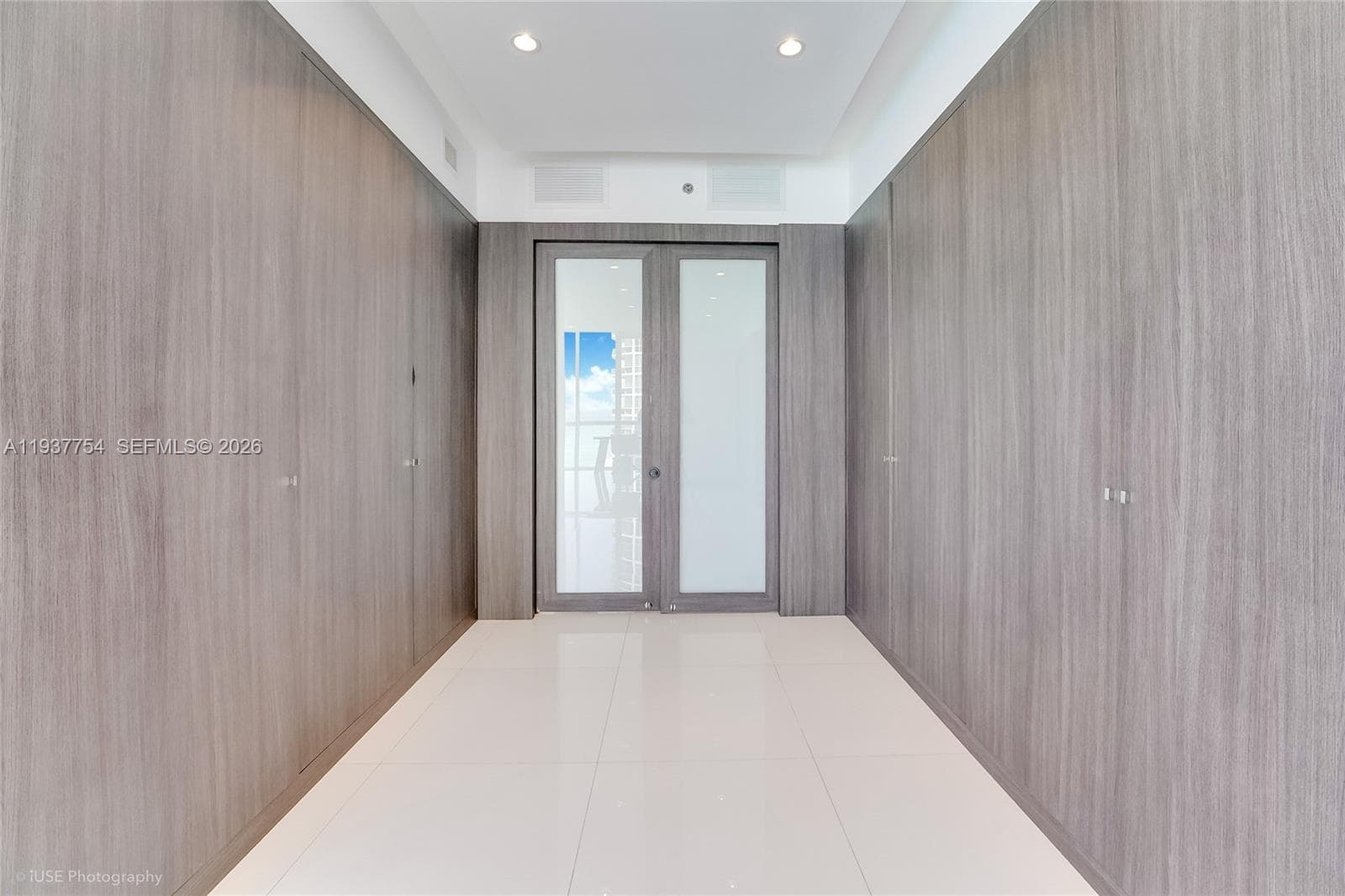 15901 Collins Ave 2701 photo 7