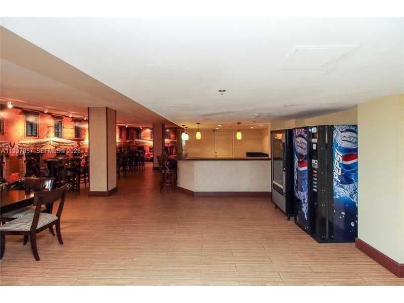 10185 Collins Ave PH02 photo 23