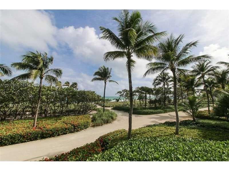 10185 Collins Ave PH02 photo 18