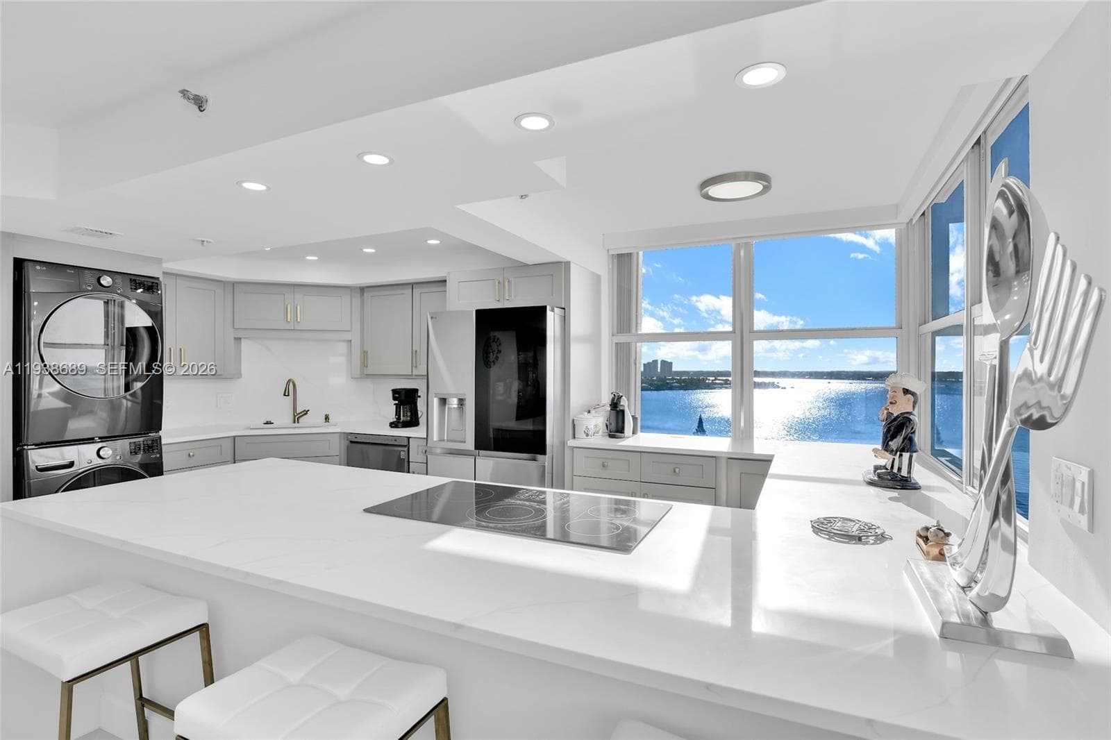 5200 Ocean Dr 1105 photo 11
