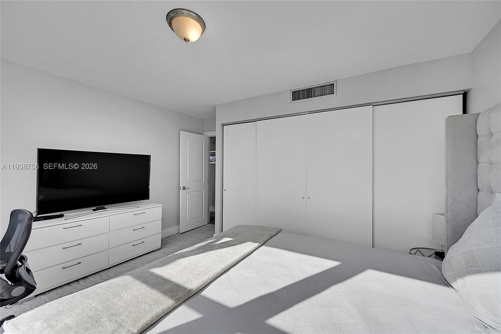 2049 Ocean Dr 701 photo 13