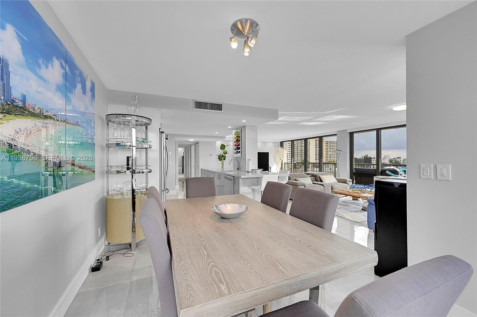 2049 Ocean Dr 701 photo 11