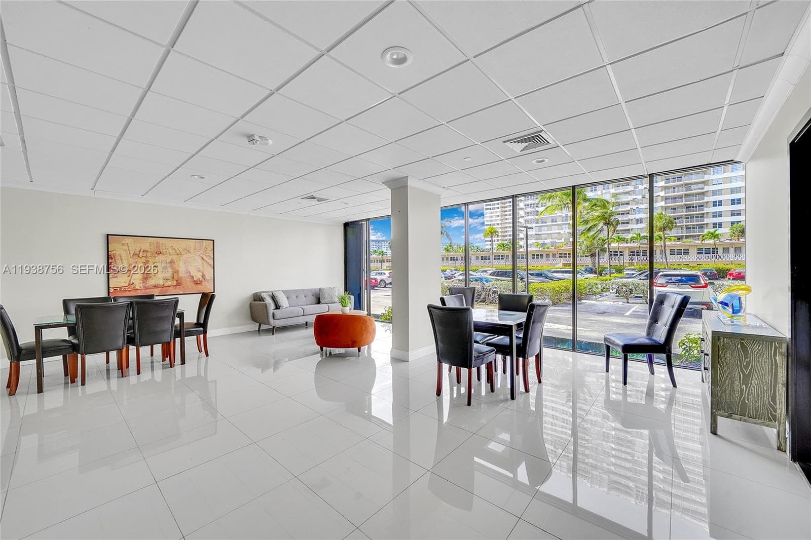 2049 Ocean Dr 701 photo 25