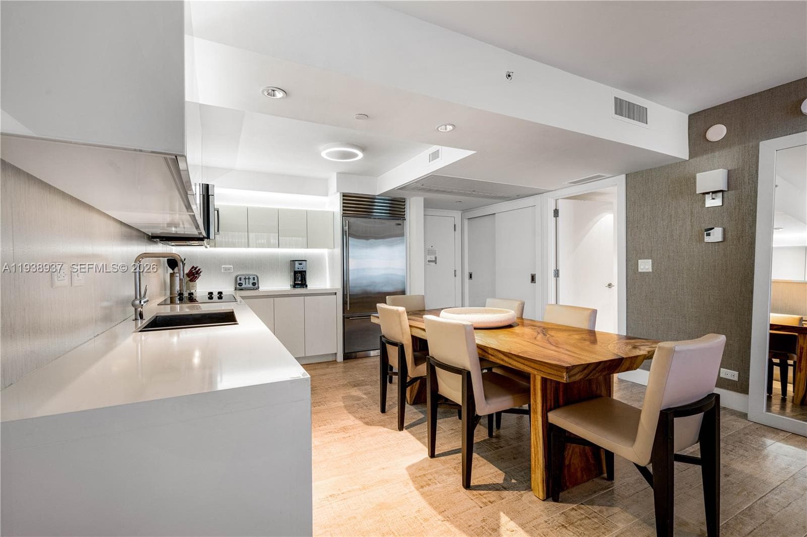 102 24th St 1115 photo 10