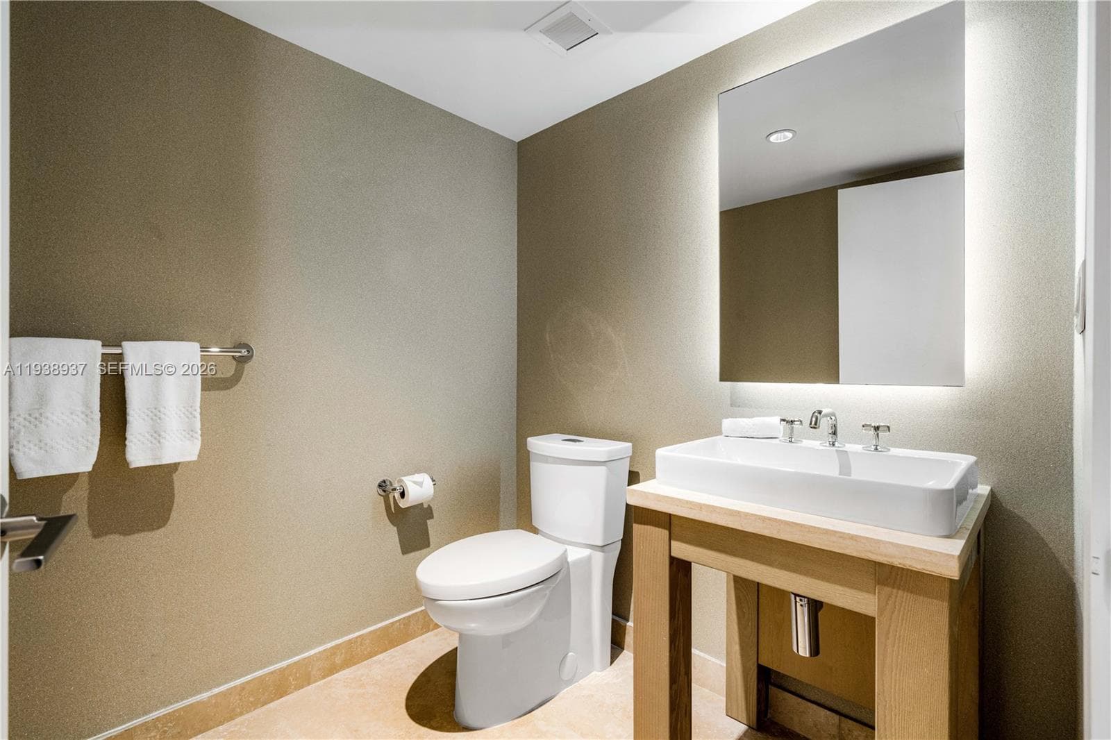 102 24th St 1115 photo 18