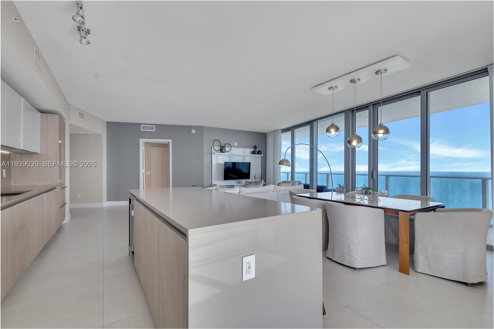 4111 Ocean Dr 3601 photo 6