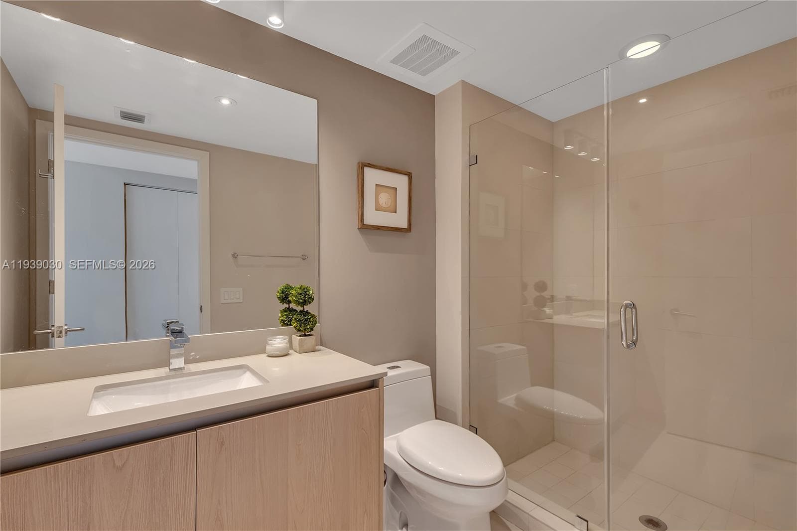 4111 Ocean Dr 3601 photo 16