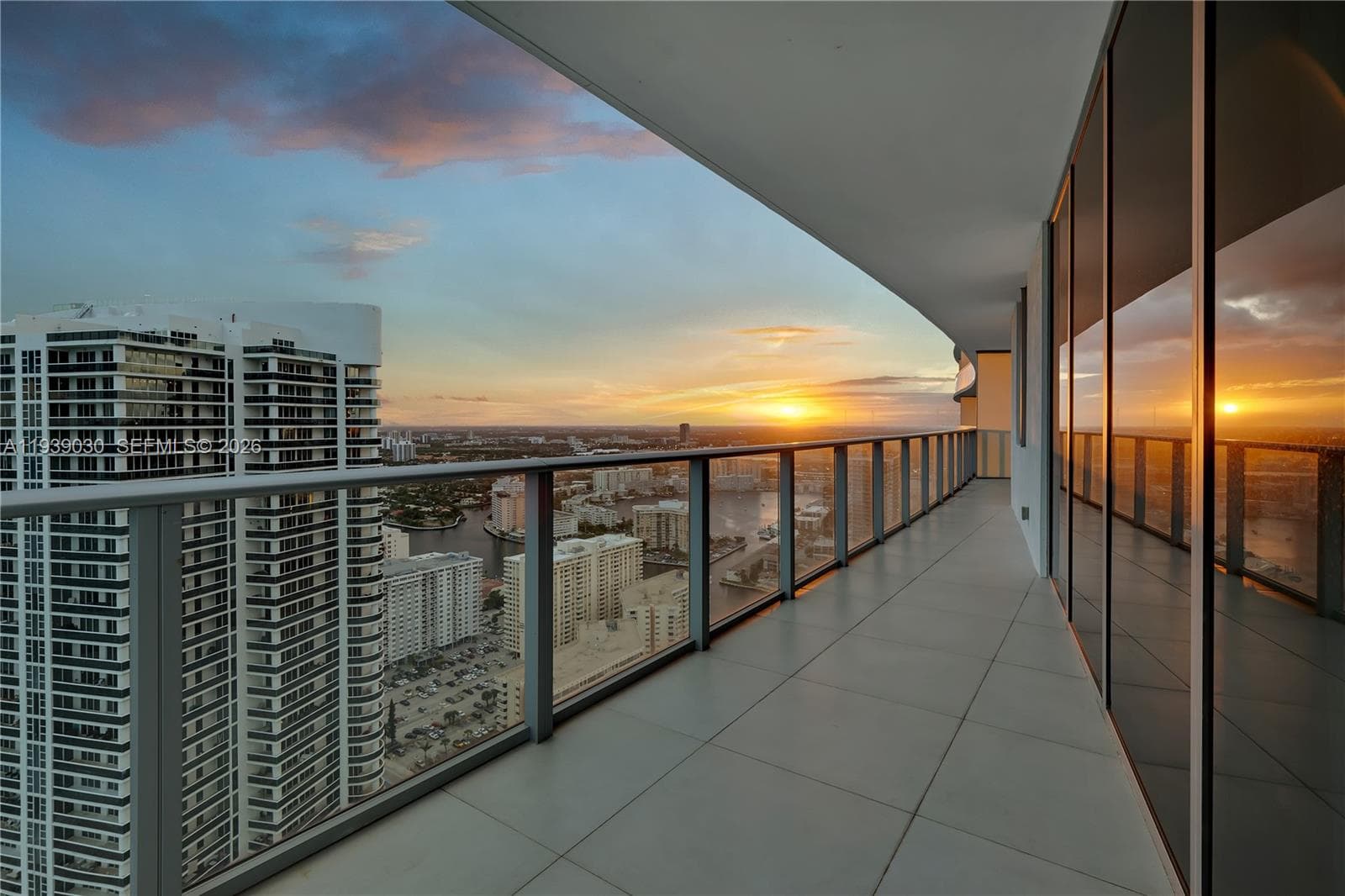 4111 Ocean Dr 3601 photo 22