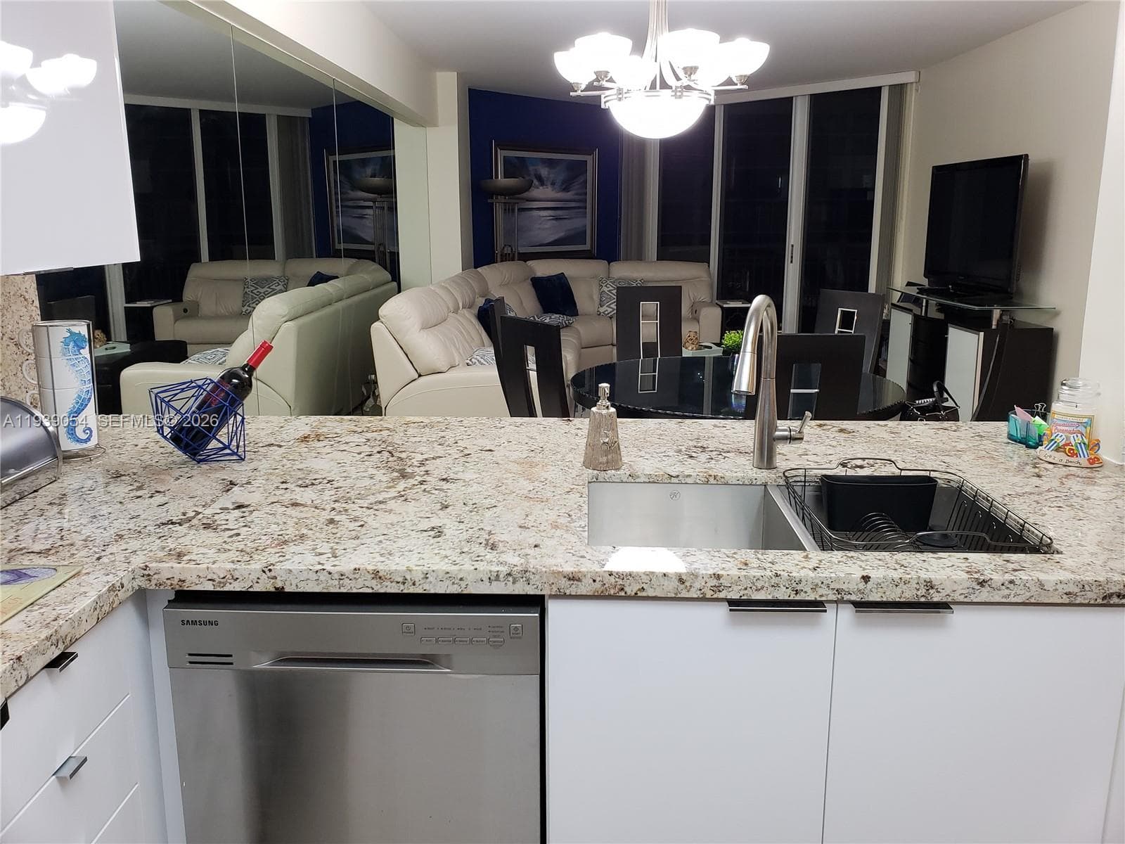 17375 Collins Ave 906 photo 4
