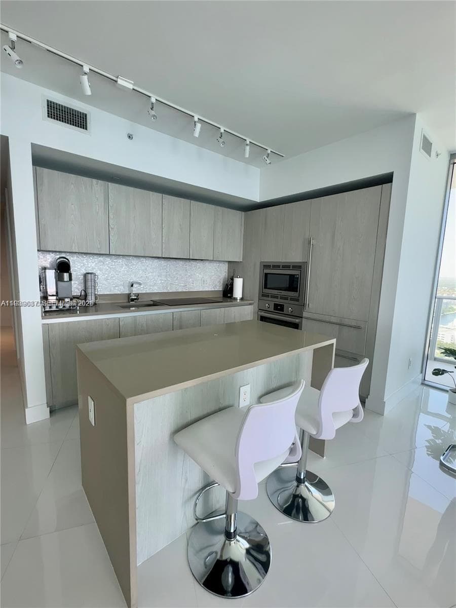 4111 Ocean Dr 2902 photo 12