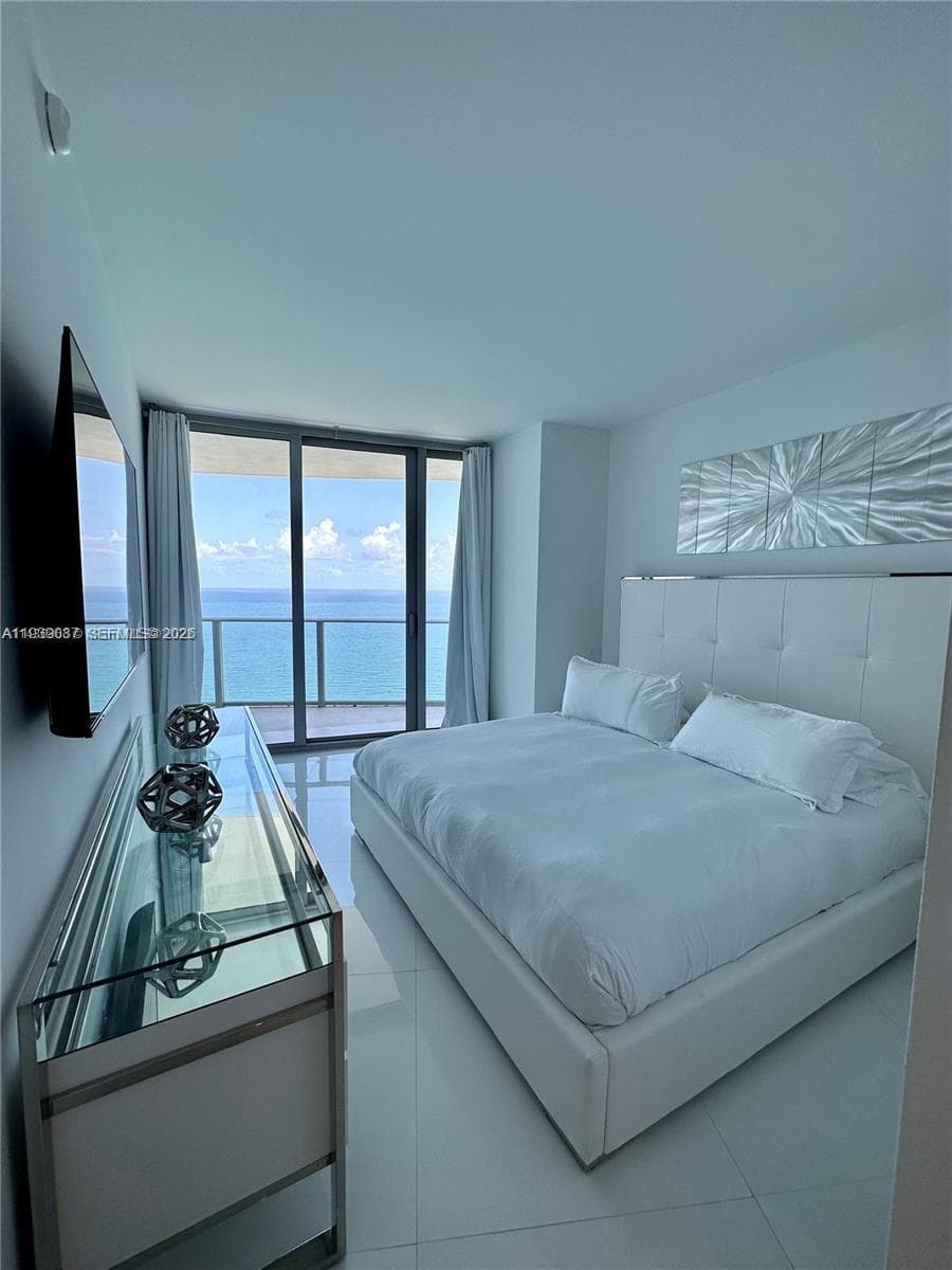 4111 Ocean Dr 2902 photo 18