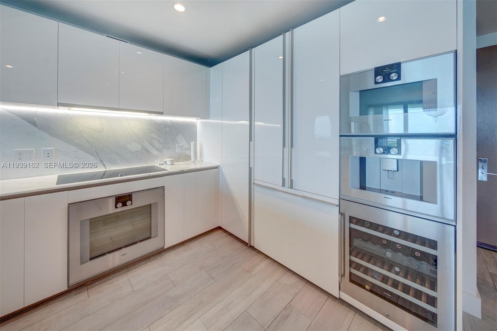 10201 Collins Ave 804 photo 11