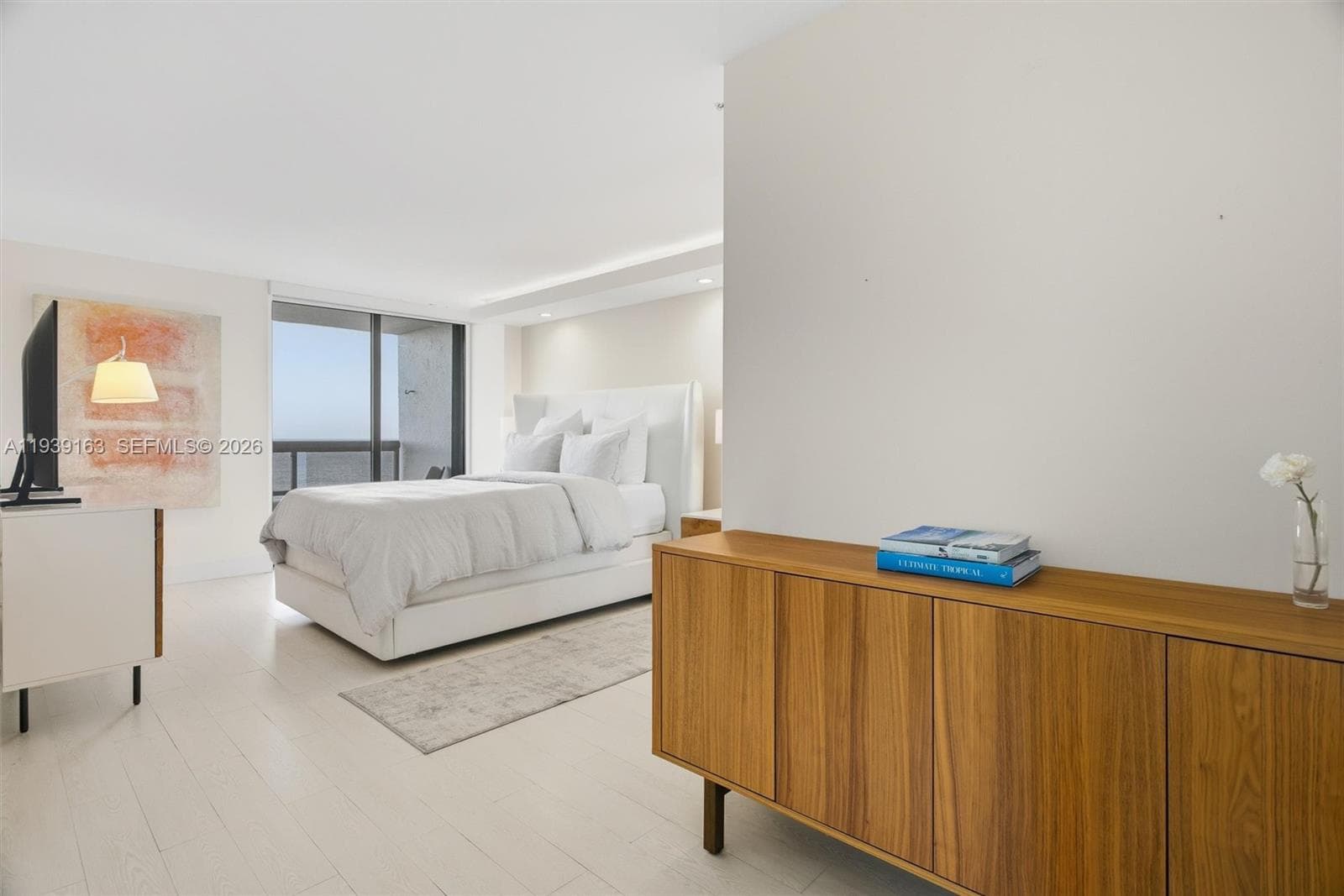 2555 Collins Ave 2105 photo 7