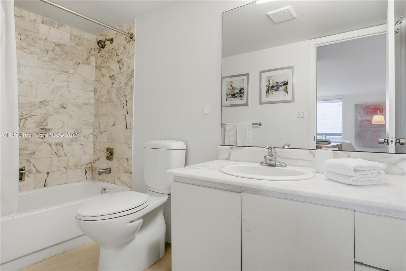 2555 Collins Ave 2105 photo 9