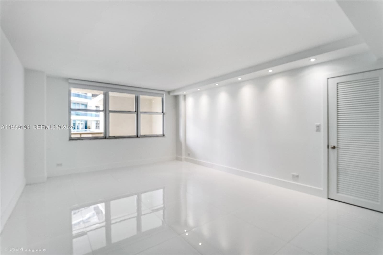 6039 Collins Ave 1222 photo 7